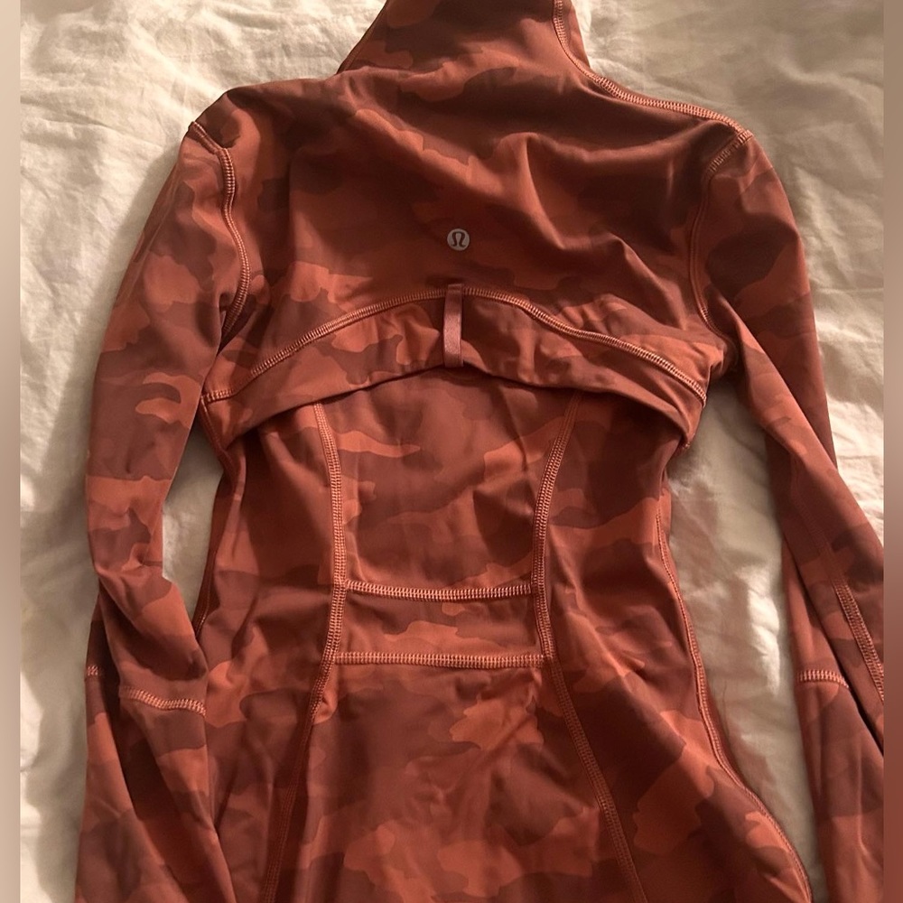 Camo lululemon define jacket perfect condition 🙌